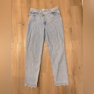 A&F Ultra High Rise 90s Straight Jean with Criss Cross Waistband